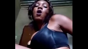 Nigerian chocolate pussy playing